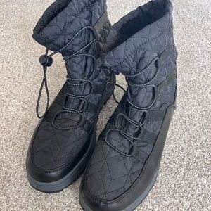 Quilted Black Women's Boots